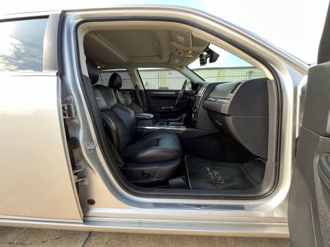 2009 Chrysler 300 SRT-8