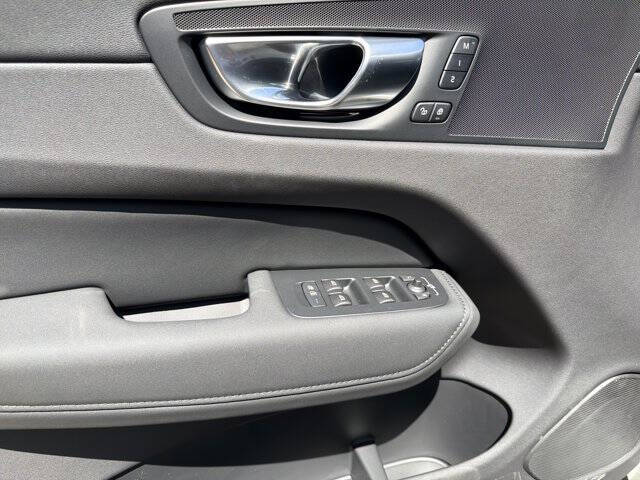 2026 Volvo XC60 B5 Core