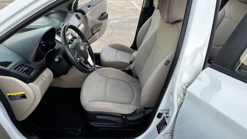 2017 Hyundai Accent Value Edition