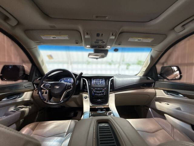 2018 Cadillac Escalade ESV Luxury