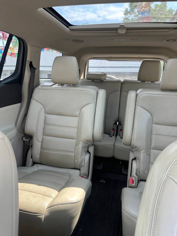 2017 GMC Acadia Denali