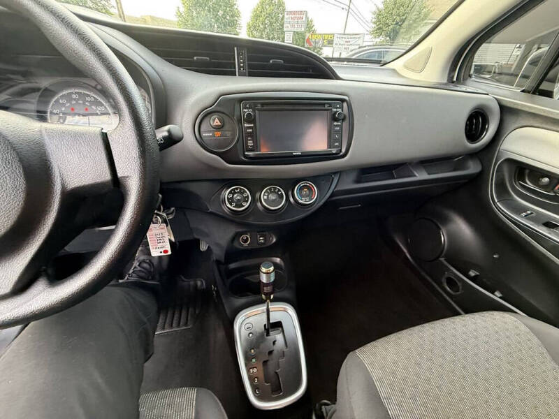 2015 Toyota Yaris 5-Door L