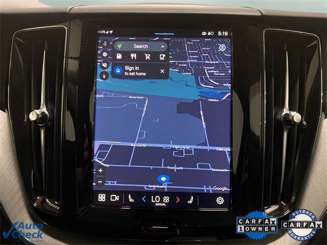 2025 Volvo XC60 B5 Plus Dark Theme