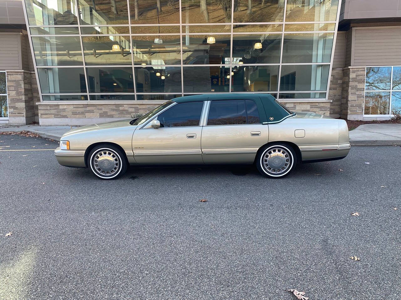 1997 Cadillac DeVille for sale at Vintage Motors USA in Roselle, NJ