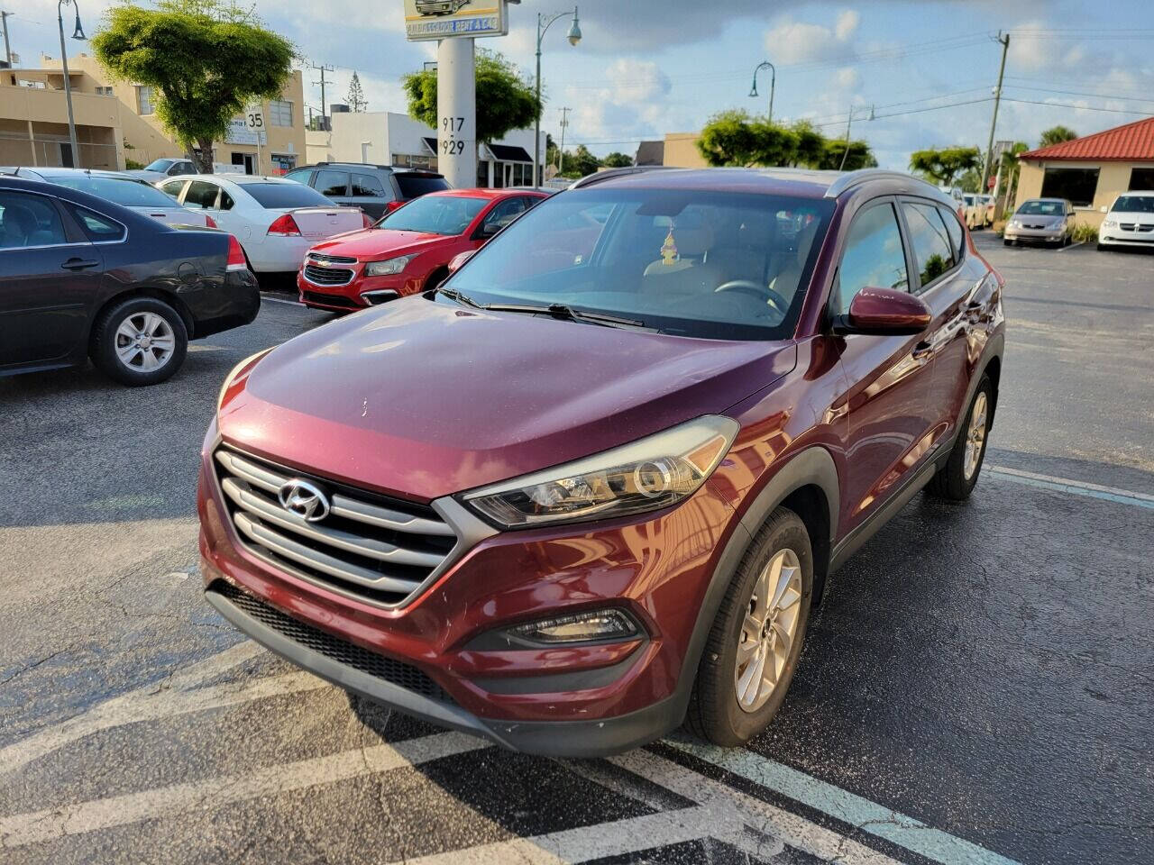 2016 Hyundai Tucson - $9,995