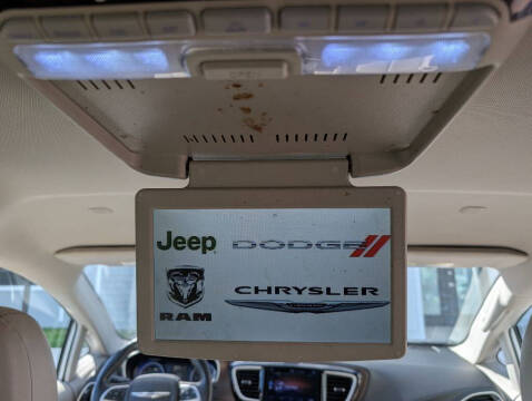 2017 Chrysler Pacifica Touring-L