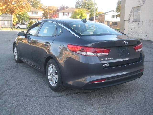 2017 Kia Optima LX photo 7