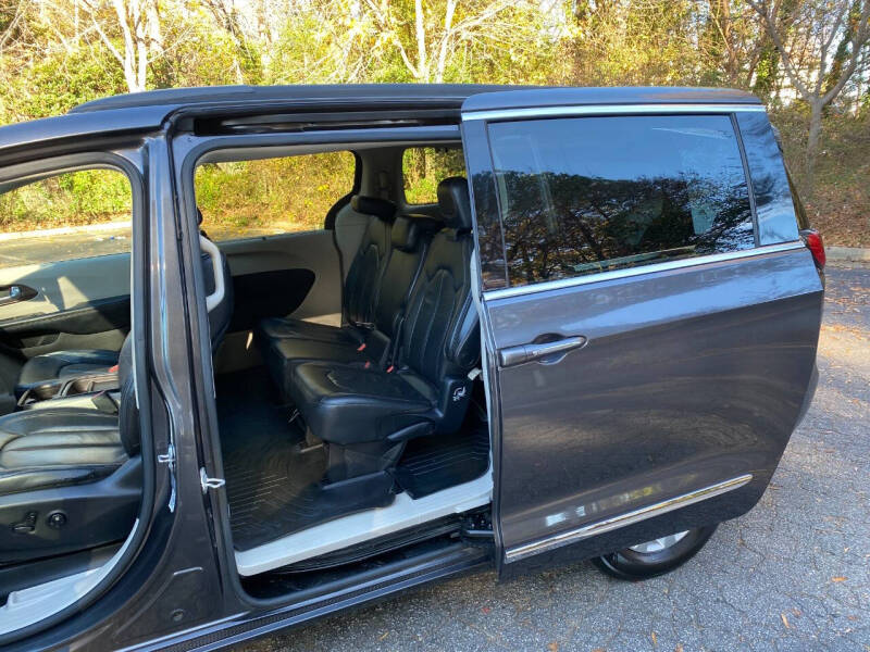 2017 Chrysler Pacifica Touring-L