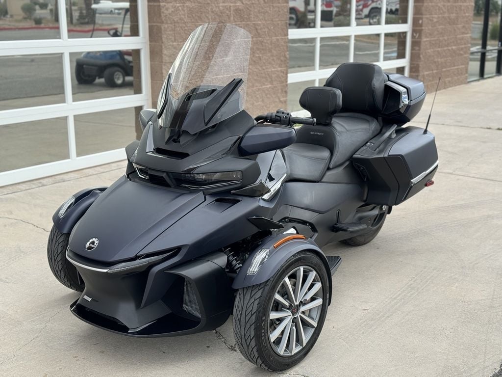 2022 Can-Am Spyder RT Sea-To-Sky 2
