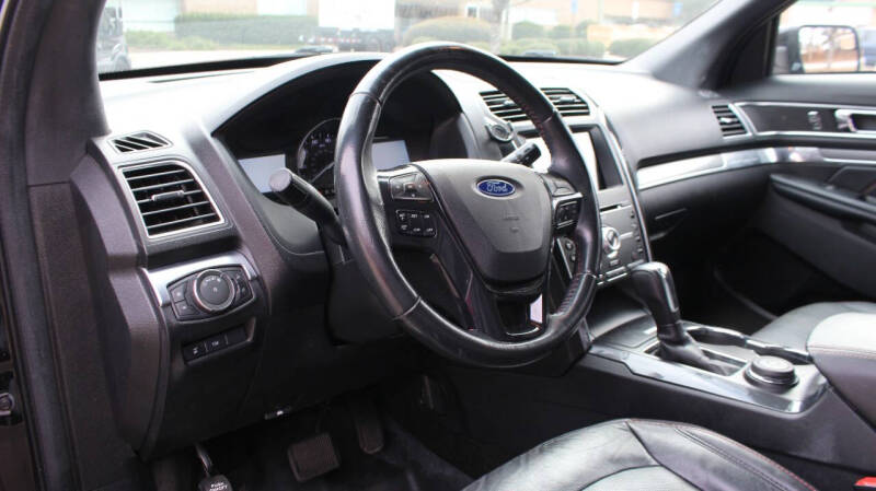 2017 Ford Explorer Sport