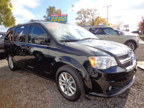2019 Dodge Grand Caravan for sale at North American Credit Inc. in Waukegan IL