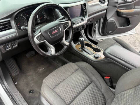 2017 GMC Acadia SLE-2
