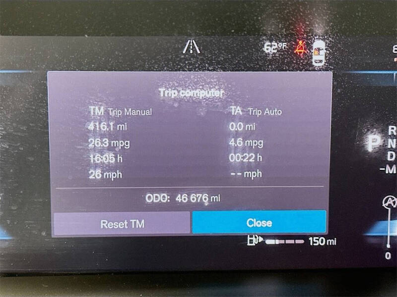 2023 Volvo XC40 B4 Plus Bright Theme