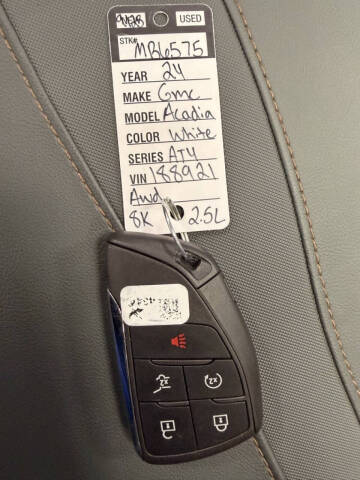 2024 GMC Acadia AT4