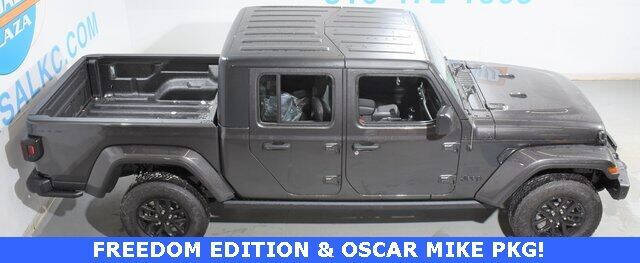 2023 Jeep Gladiator Sport