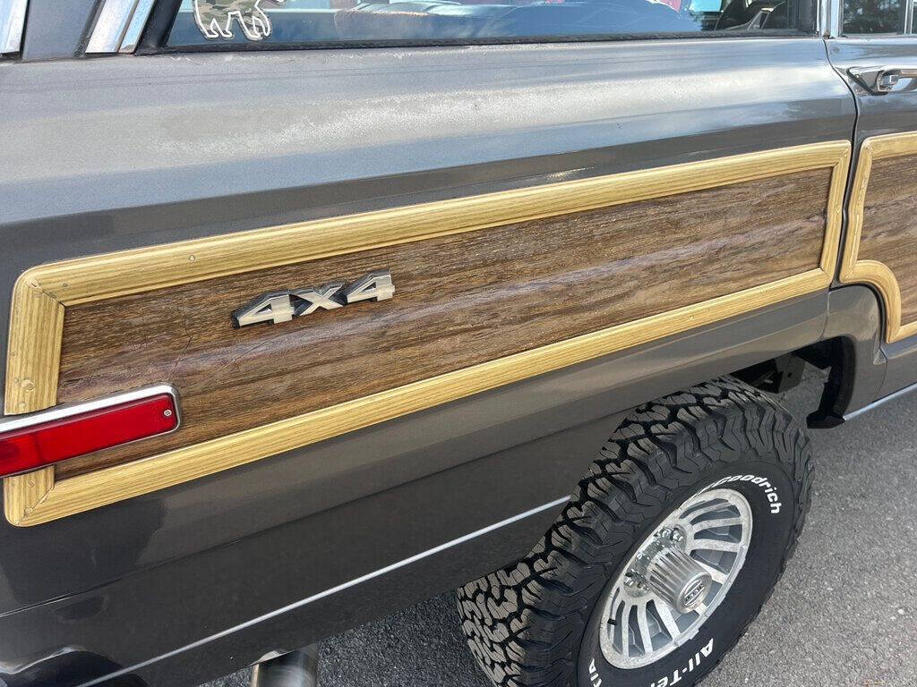 1989 Jeep Grand Wagoneer 49