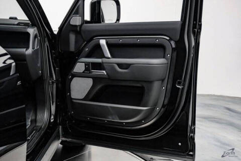 2024 Land Rover Defender 130 P400 X-Dynamic SE