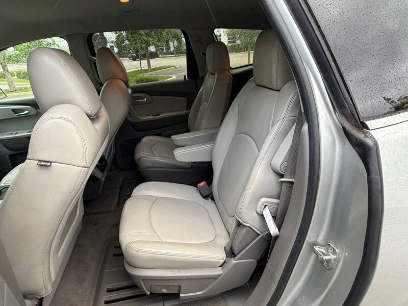 2011 Chevrolet Traverse LT