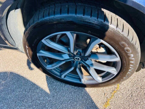 2016 Volvo XC90 T6 Momentum