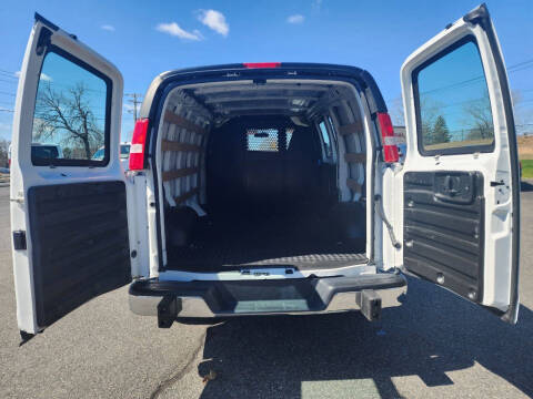 2023 Chevrolet Express 2500