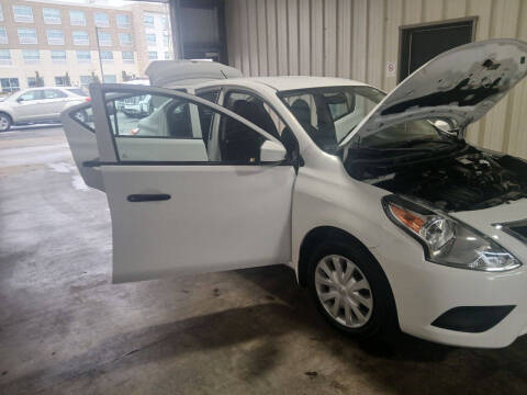 2017 Nissan Versa 1.6 S Plus