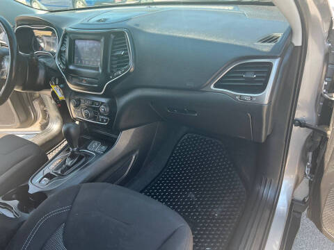 2019 Jeep Cherokee Latitude
