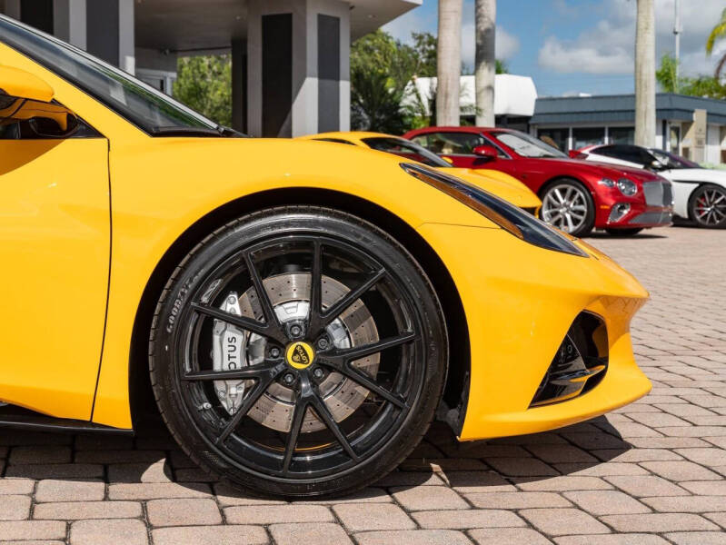 2025 Lotus Emira V6 Base