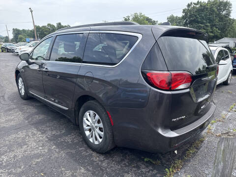 2017 Chrysler Pacifica Touring-L