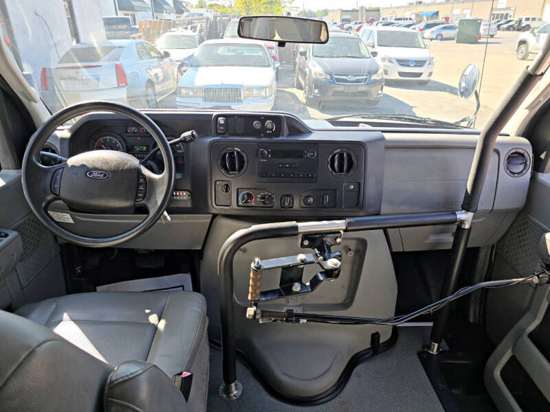 2013 Ford E-Series E-350 SD