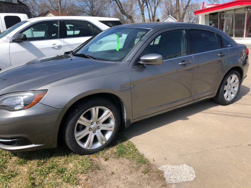 2013 Chrysler 200 for sale at M & M Motors in Des Moines, IA