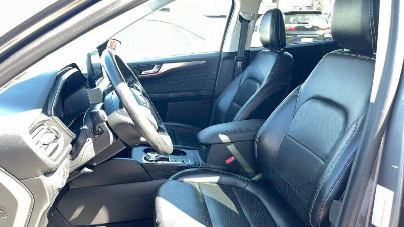 2021 Ford Escape Titanium