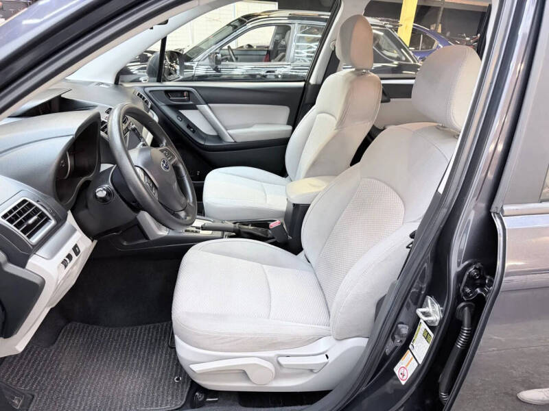 2016 Subaru Forester 2.5i