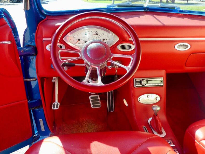 1948 Ford Super Deluxe