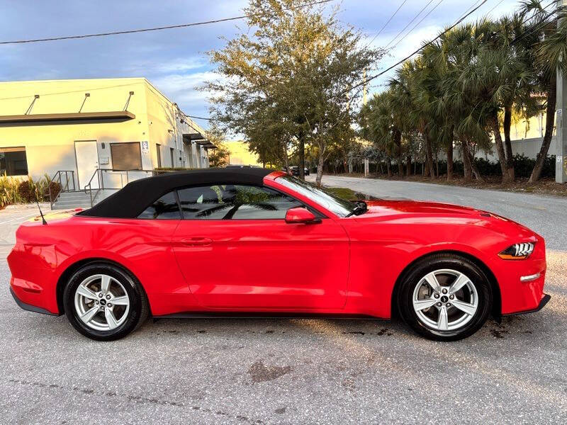 2022 Ford Mustang EcoBoost