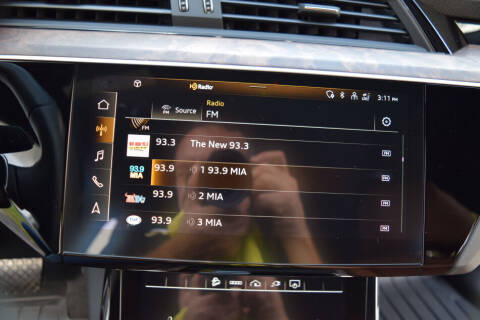 2022 Audi e-tron quattro Premium