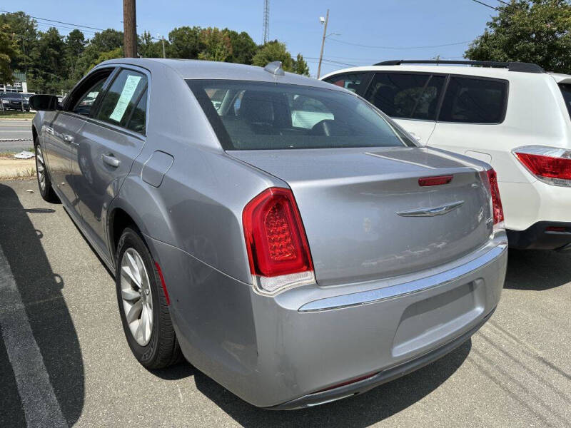 2015 Chrysler 300 Limited