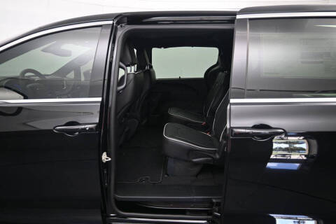 2027 Chrysler Pacifica Limited