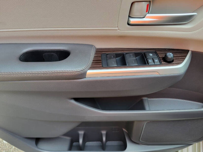 2024 Toyota Sienna XLE 7-Passenger