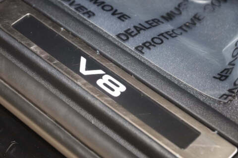 2023 Land Rover Defender 110 V8