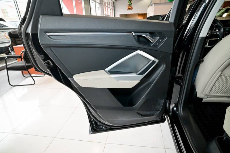 2021 Audi Q3 quattro S line Premium 45 TFSI