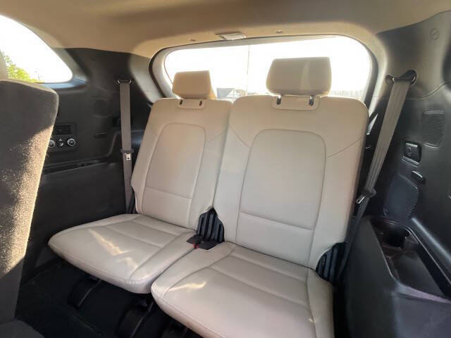 2017 Hyundai Santa Fe SE Ultimate