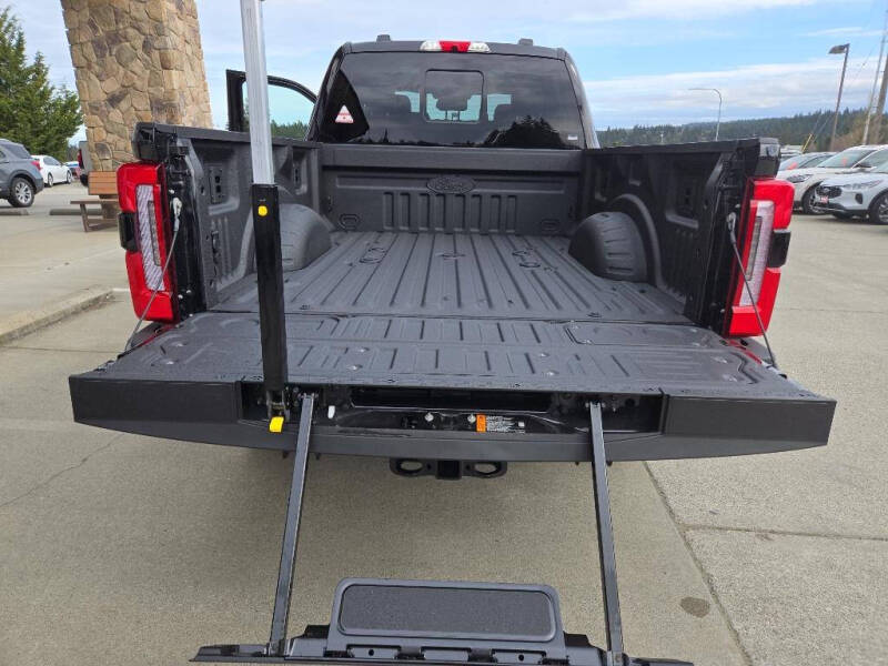 2025 Ford F-250 Super Duty Platinum - Photo 22