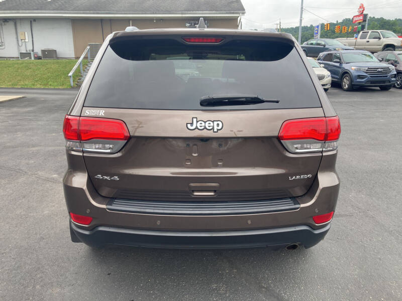 2019 Jeep Grand Cherokee Laredo E photo 7