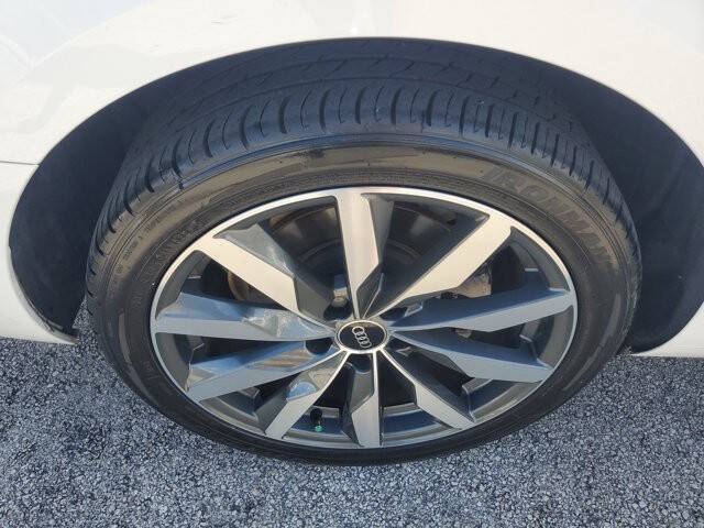 2022 Audi A4 quattro Premium 40 TFSI