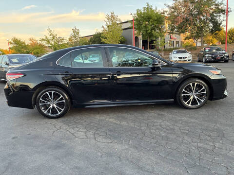 2018 Toyota Camry SE