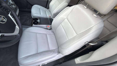 2018 Toyota Sienna XLE 8-Passenger