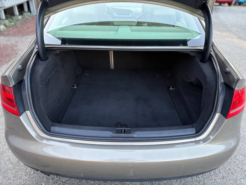 2009 Audi A4 2.0T quattro Premium