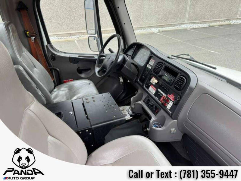 2014 Freightliner M2 106