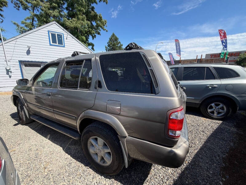 2001 Nissan Pathfinder LE