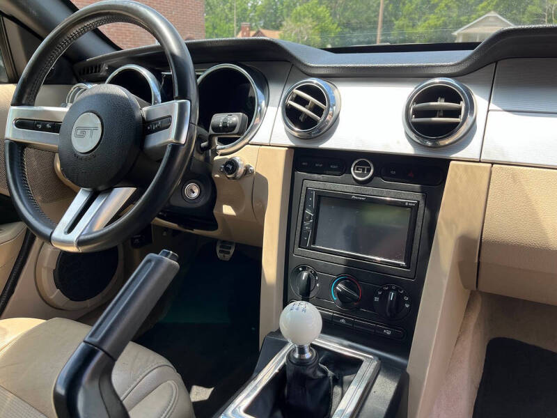 2005 Ford Mustang GT Premium